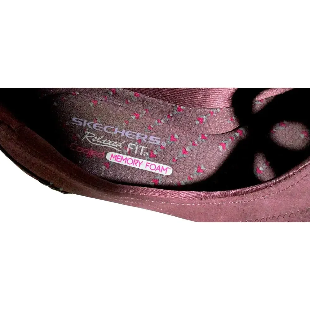 Sketchers Women's Purple Relaxed Fit Slip On Shoes Size 8M